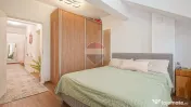 Apartament 3 camere, terasă generoasă, lift și 2 locur... 