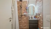 Apartament 3 camere, terasă generoasă, lift și 2 locur... 
