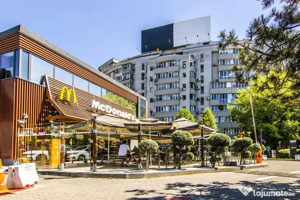 Dristor 3 camere lângă McDonald’s, 2 băi cu geam, de...