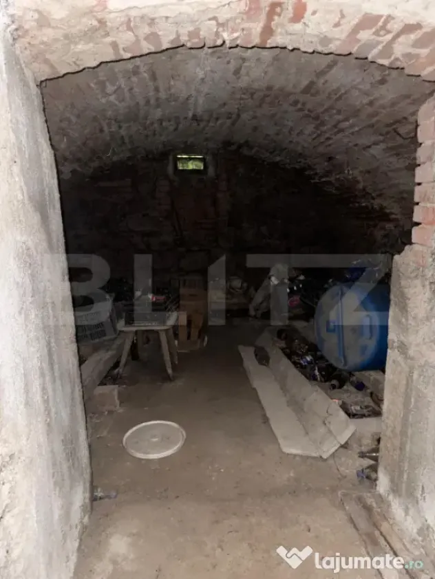 Casă spațioasă de vânzare în Sântuhalm – 160 mp util