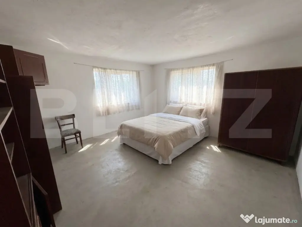 Casă spațioasă de vânzare în Sântuhalm – 160 mp util