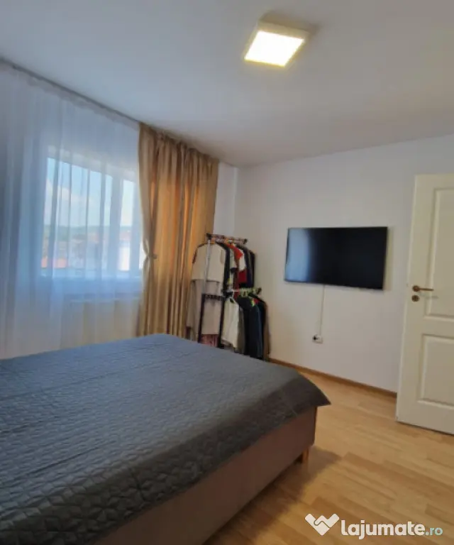 Apartament 3 camere ,55 mp+terasa 25mp ,zona Stejarului ,Flo