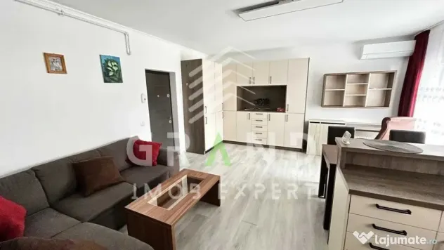 Apartament 2 camere + 2 balcoane + 2 parcări, zona Vivo, Cl