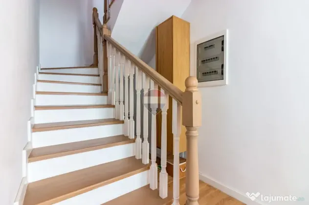 Casă / Vilă cu 5 camere de vanzare in Mogosoaia, 200 m ...