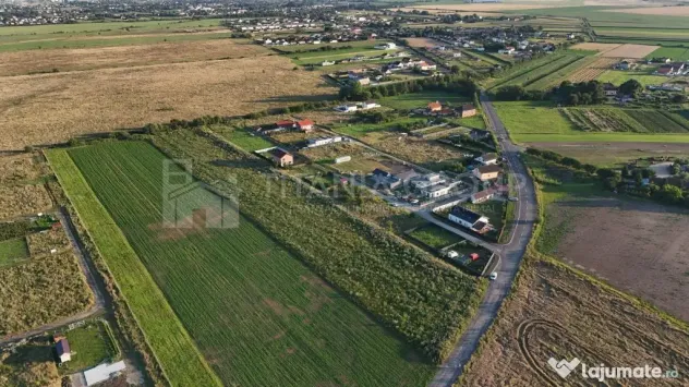 Teren intravilan cu PUZ aprobat, acces drum asfaltat - St...