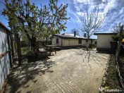 Casă 4 camere 90 mp mobilată + beci, anexe și 720 mp c...