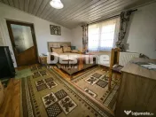 Casă 4 camere 90 mp mobilată + beci, anexe și 720 mp c...