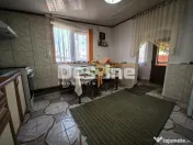 Casă 4 camere 90 mp mobilată + beci, anexe și 720 mp c...