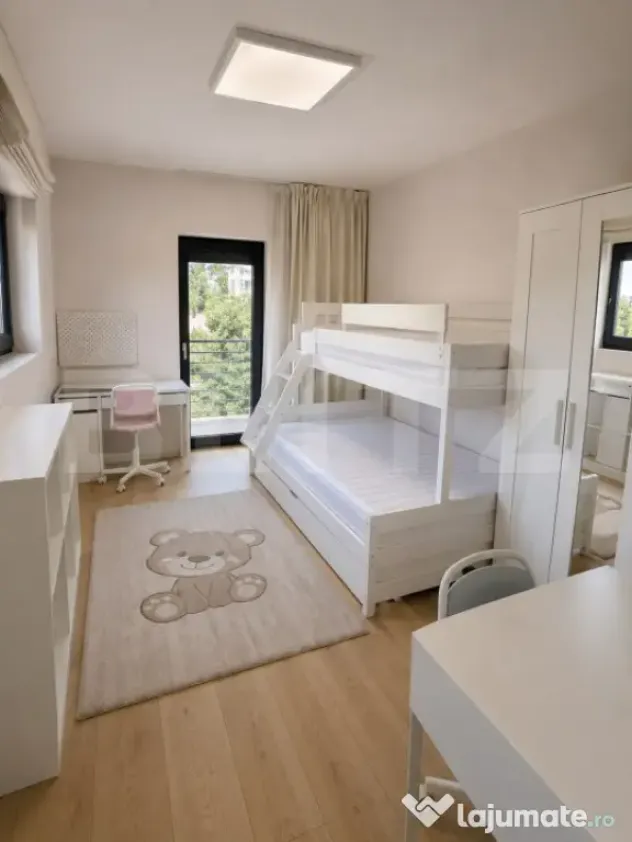 Apartament cu 3 camere, 2 bai cu geam, 70mp, parcare, in Bor