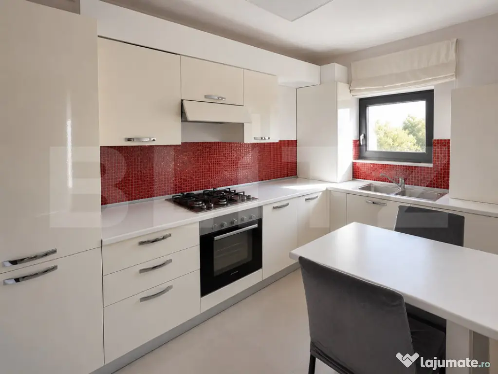 Apartament cu 3 camere, 2 bai cu geam, 70mp, parcare, in Bor