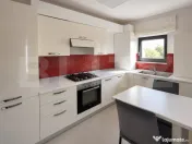 Apartament cu 3 camere, 2 bai cu geam, 70mp, parcare, in Bor 