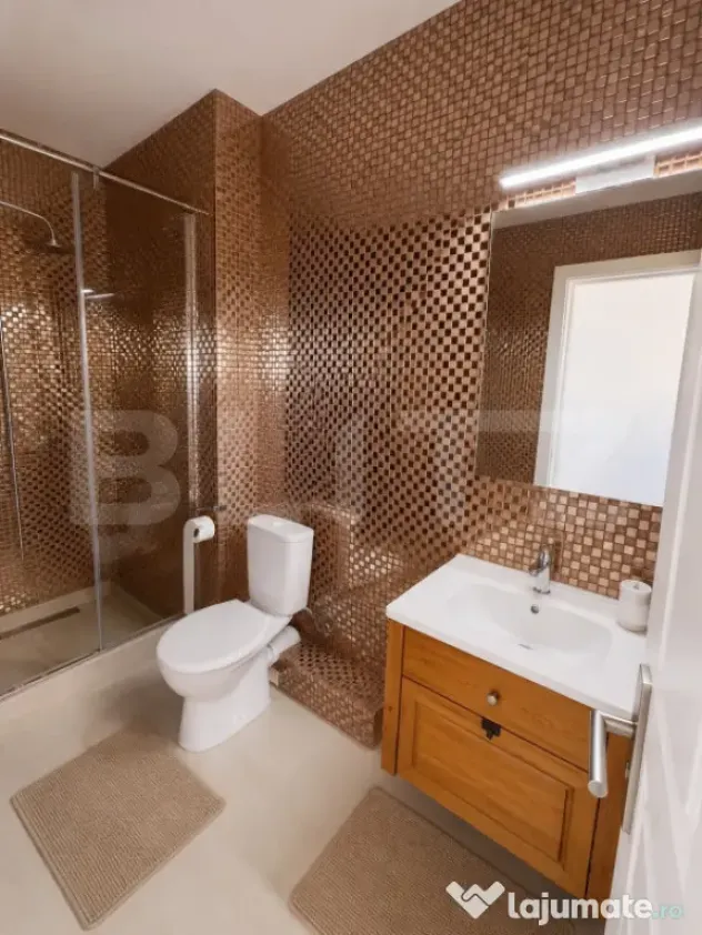 Apartament cu 3 camere, 2 bai cu geam, 70mp, parcare, in Bor