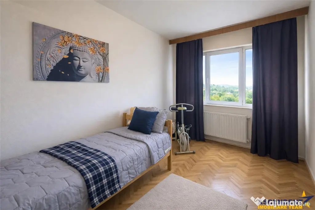 Panorama spectaculoasa:apartament 2 camere garaj,Aleea Carpa