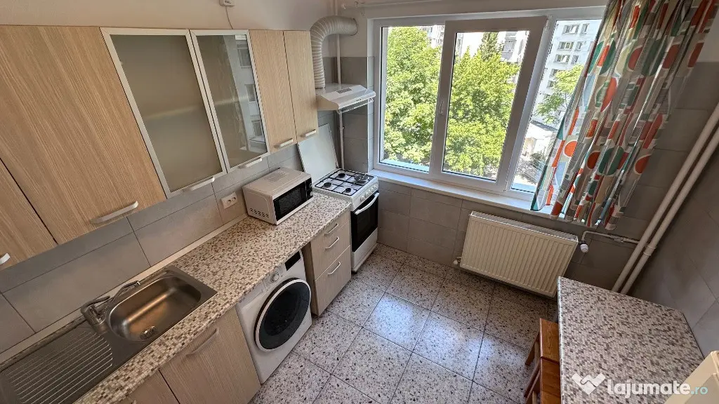 Închiriez ap 3 cam, 70 mp, 2 balcoane, dus walk-in, etaj 3, Dristor 2