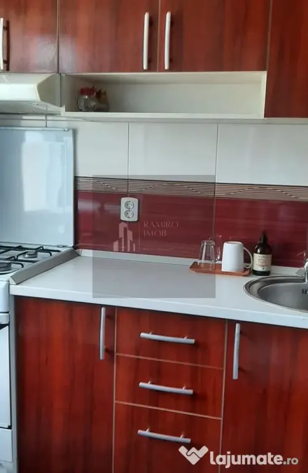 Garsoniera Turnu Magurele 12 minute metrou Aparatorii Pat...