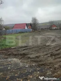 Teren intravilan, 3000 mp, zona Madaras