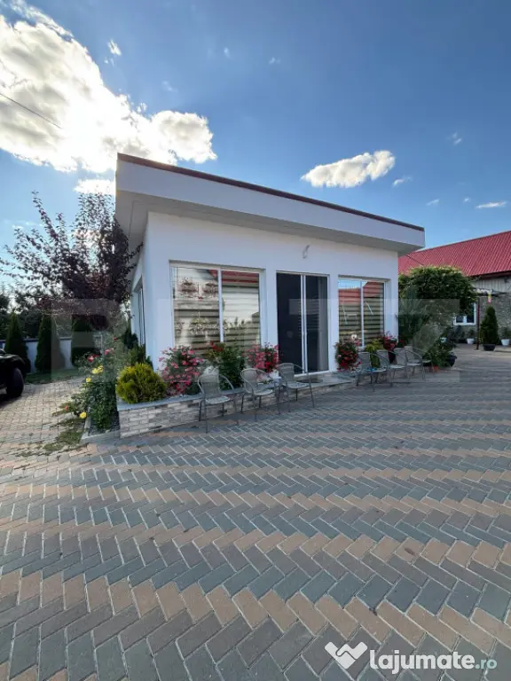Casă 300 mp + Anexe, Foișor Sticlă și Teren 36 Ari | Hă