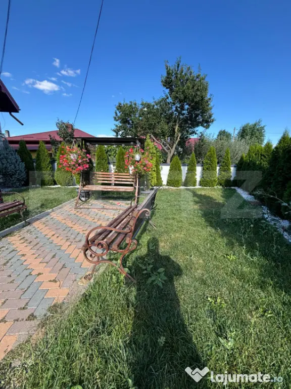 Casă 300 mp + Anexe, Foișor Sticlă și Teren 36 Ari | Hă