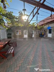 Casă 300 mp + Anexe, Foișor Sticlă și Teren 36 Ari | Hă 