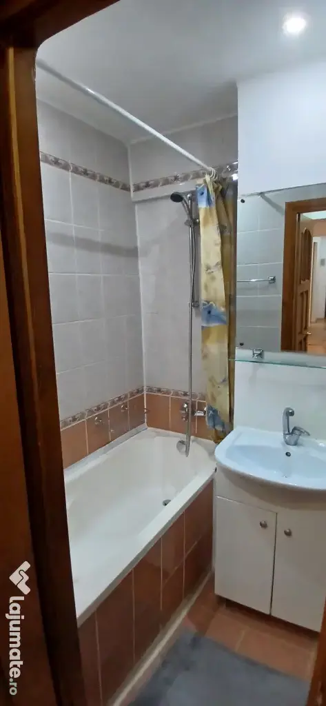 Inchiriere apartament 3 camere, zona NORDIC Suceava