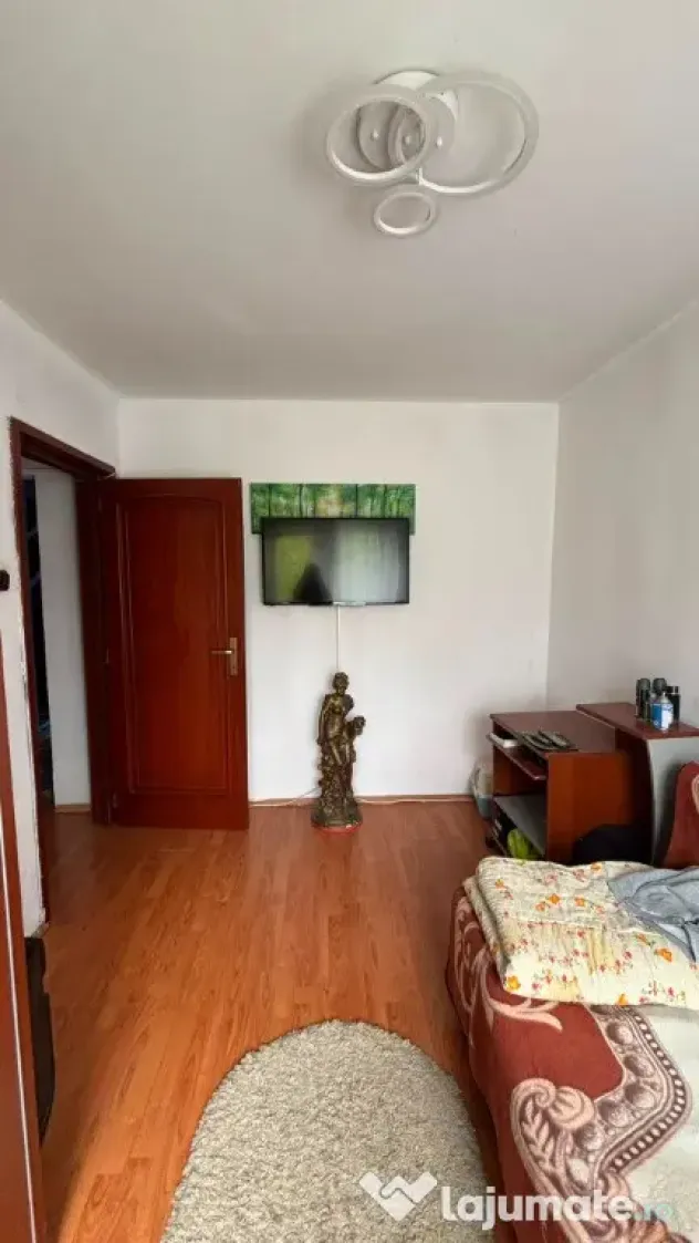 Bd-Regele Mihai 1, 4 camere, etaj 3