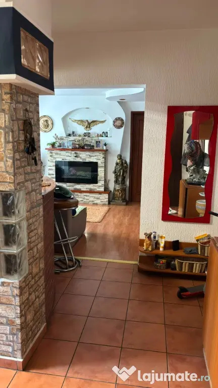 Bd-Regele Mihai 1, 4 camere, etaj 3
