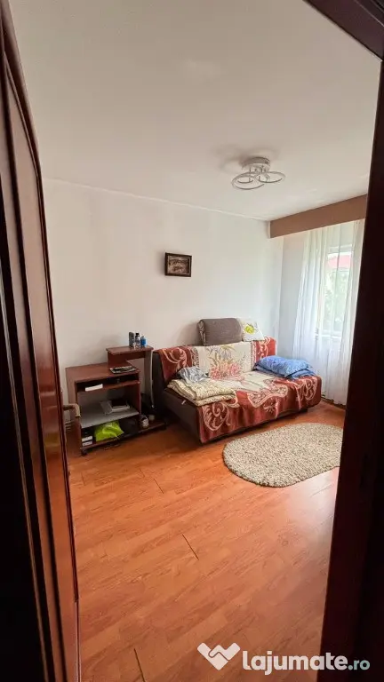 Bd-Regele Mihai 1, 4 camere, etaj 3