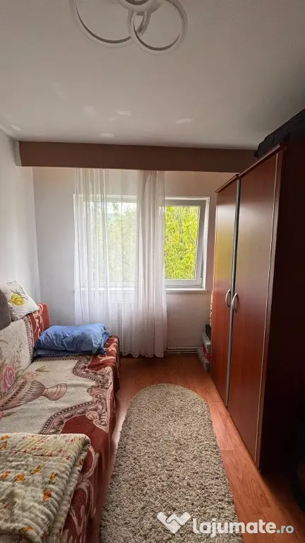Bd-Regele Mihai 1, 4 camere, etaj 3