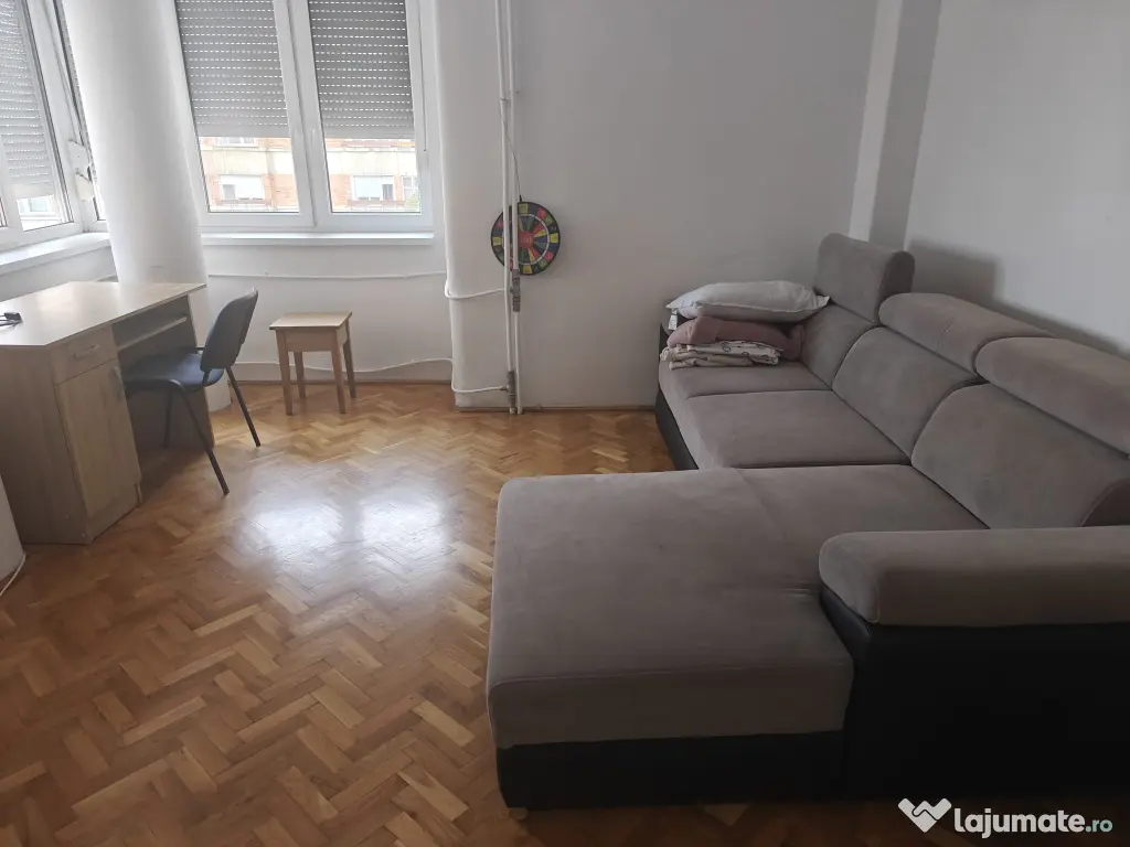 Dau in chirie apartament ultracentral in Oradea Centrul Civic
