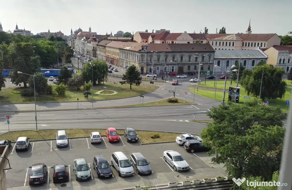 Dau in chirie apartament ultracentral in Oradea Centrul Civic