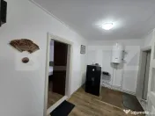 Casă cu 3 corpuri, gospodărie și 2 fronturi stradale – 