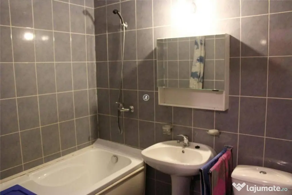 Garsoniera de inchiriat in zona Podul de Piatra - Gara - ...