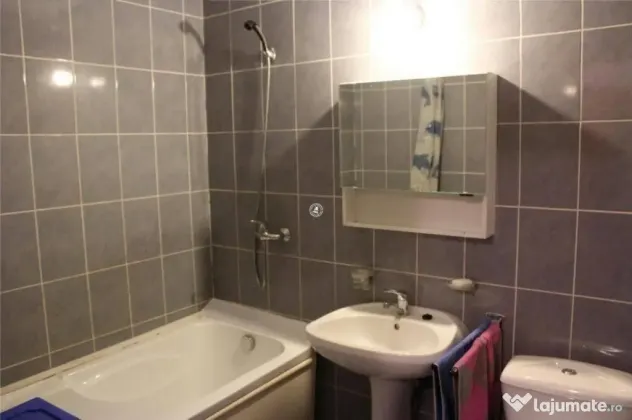 Garsoniera de inchiriat in zona Podul de Piatra - Gara - ...