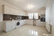 Casă premium de vânzare în Adunații Copăceni – 326 mp