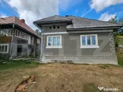 Proprietate cu 2 case, teren 1.855 mp, Priveliște spectacul