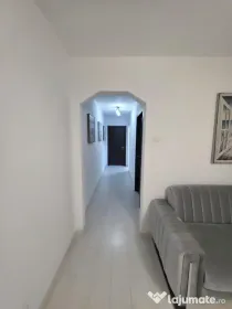 APARTAMENT 3 CAMERE DECOMANDAT