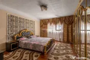 Casă de închiriat cu 4 camere în Pârneava – mobilat...