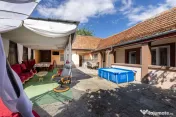 Casă de închiriat cu 4 camere în Pârneava – mobilat...