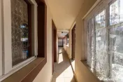 Casă de închiriat cu 4 camere în Pârneava – mobilat...