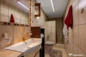 Casă de închiriat cu 4 camere în Pârneava – mobilat...
