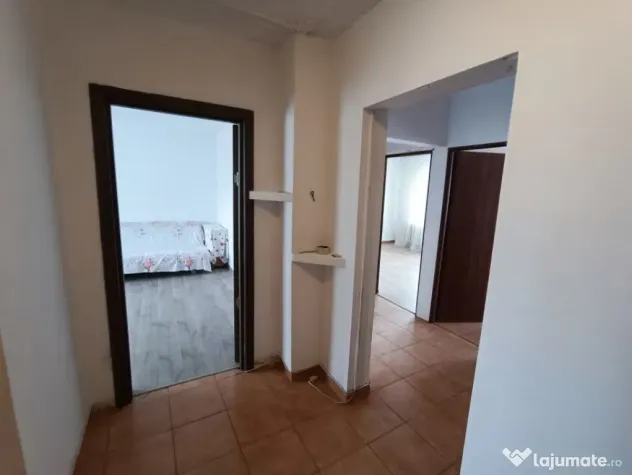 Apartament 3 camere, decomandat, langa Mall Vitan