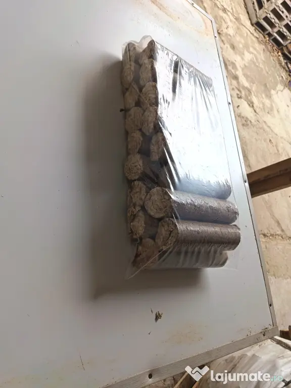 Vand Brichete Rotunde Pline pentru Foc