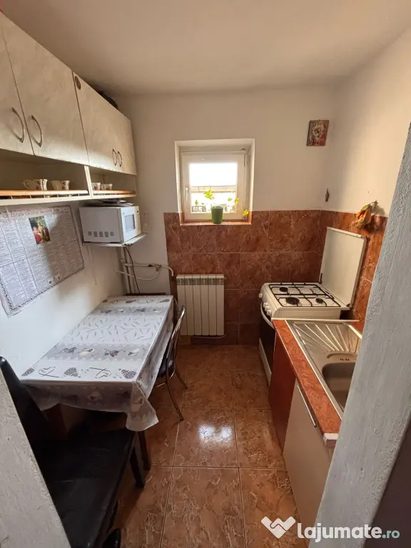 Vand apartament 2 camere, etaj 2 in cartierul 23 Tulcea