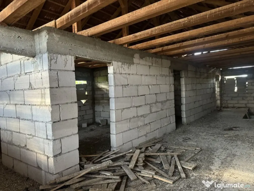 Casa de vanzare 4 camere la rosu Simeria