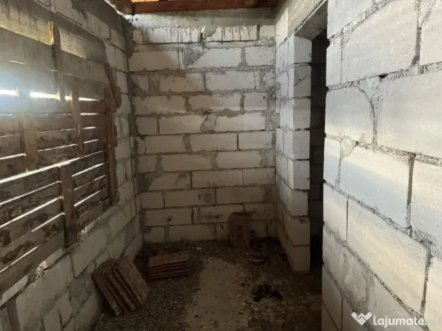Casa de vanzare 4 camere la rosu Simeria