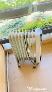 Vand 2 radiatoare electrice 