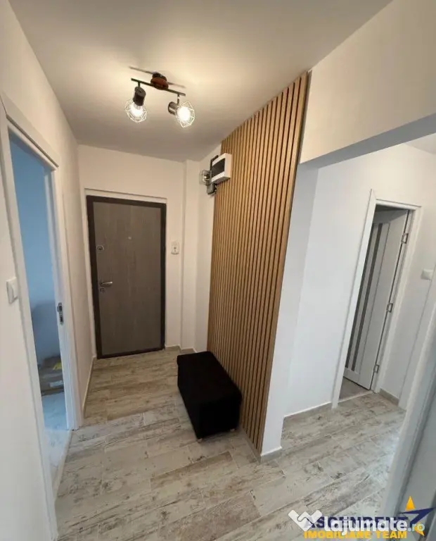 Apartament trei camere,Tractorul, Brasov