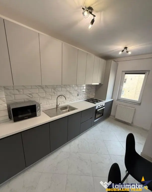 Apartament trei camere,Tractorul, Brasov