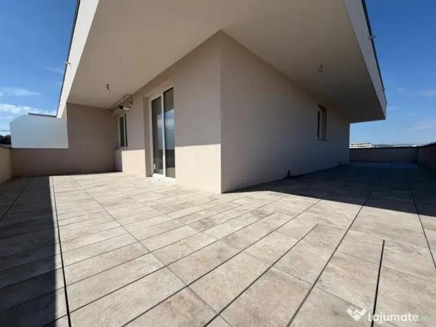 Penthouse de 3 camere, 81 mp, zona Cetății