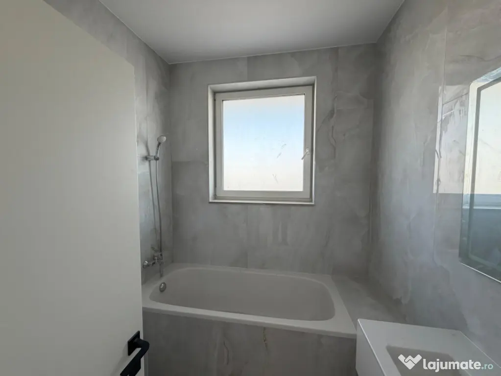 Penthouse de 3 camere, 81 mp, zona Cetății